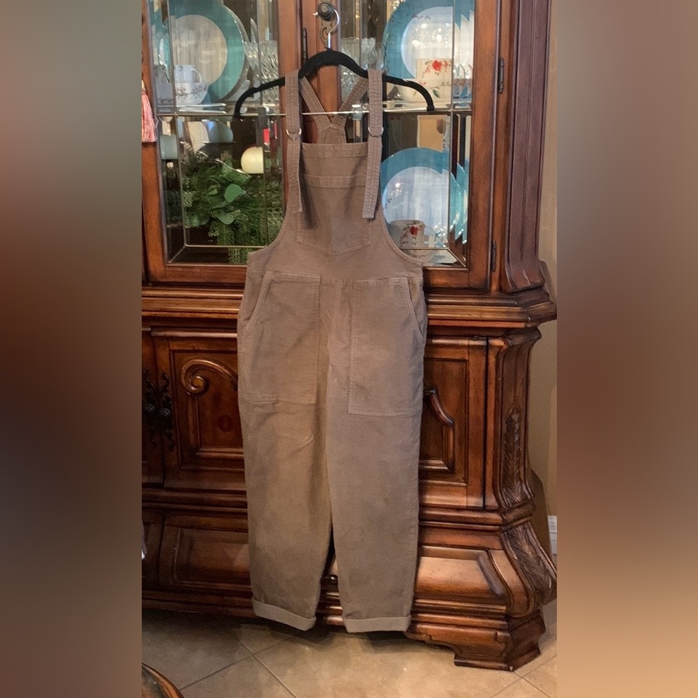 Aerie corduroy cropped overalls, size xxs